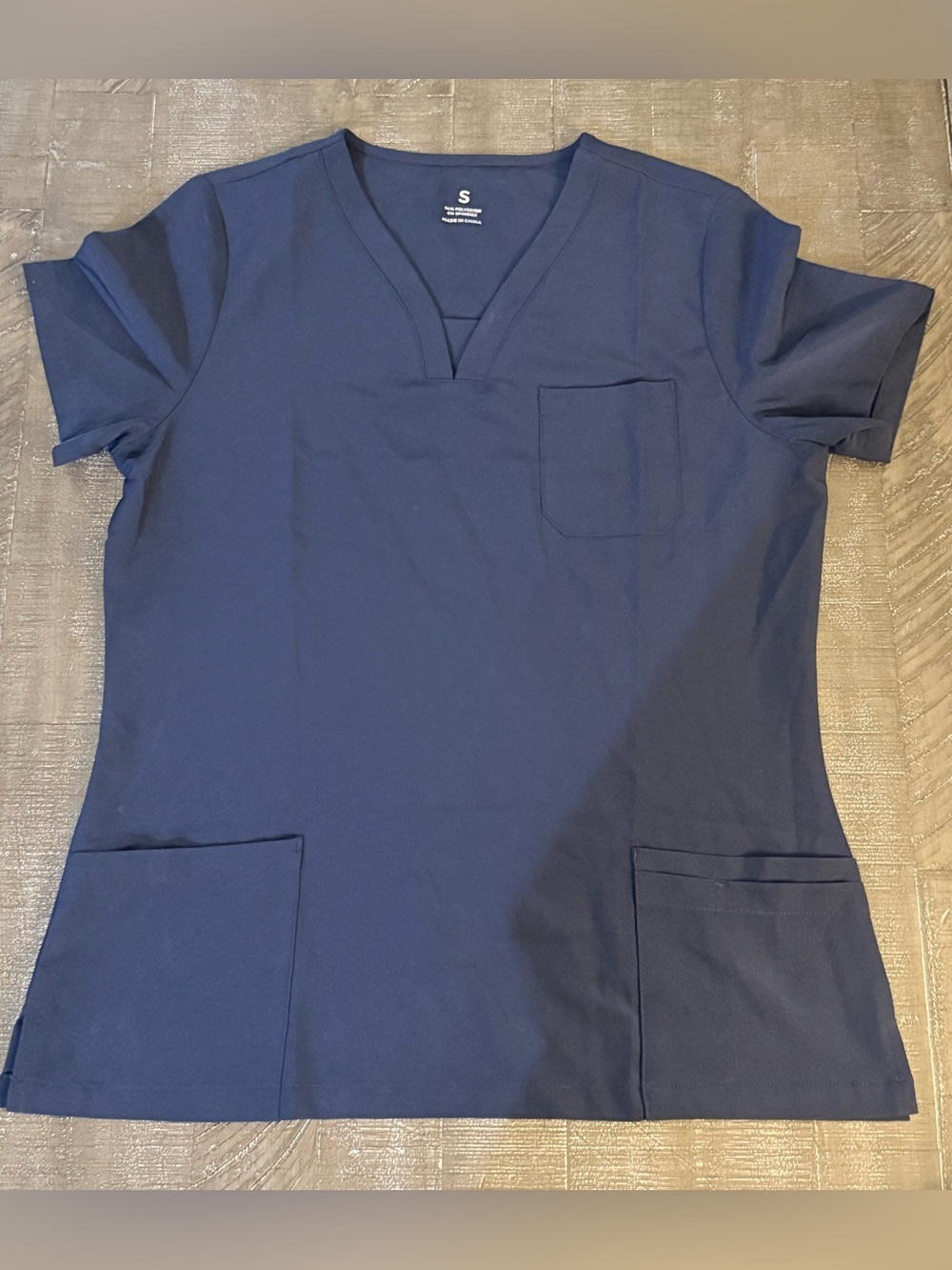 Women's Navy V-Neck Scrub Top with Pockets - Unbranded Size Small